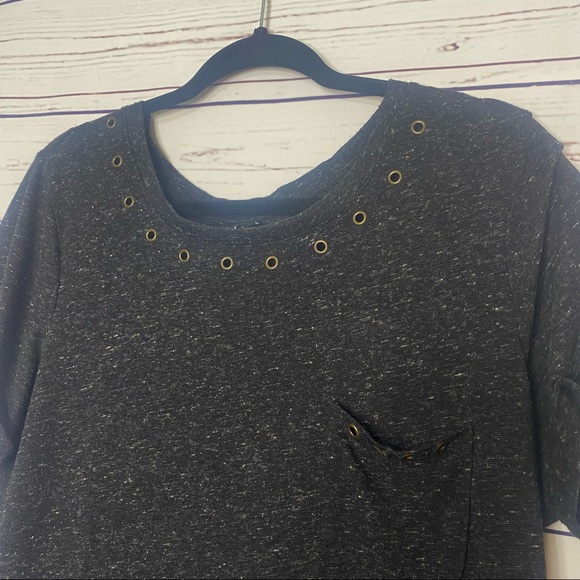 Torrid Charcoal Gray Grommet Pocket T-Shirt Size 2X - Picture 3 of 8